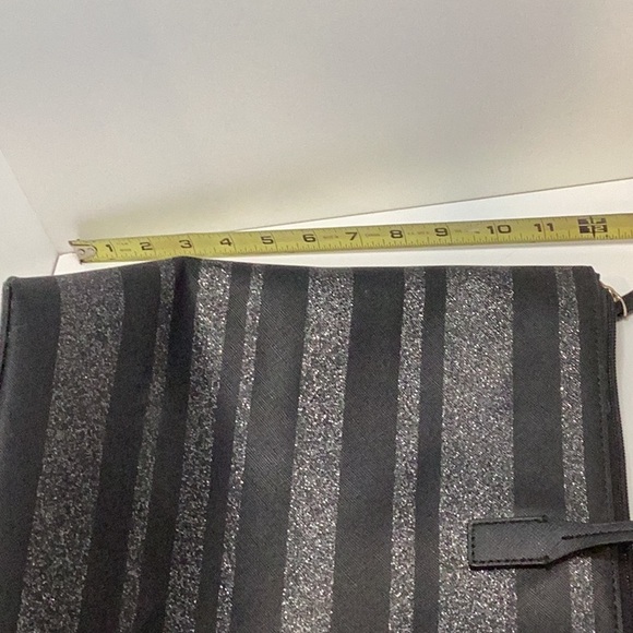 🍄 Kate Spade Black and Silver Striped Tote Bag - Picture 15 of 15